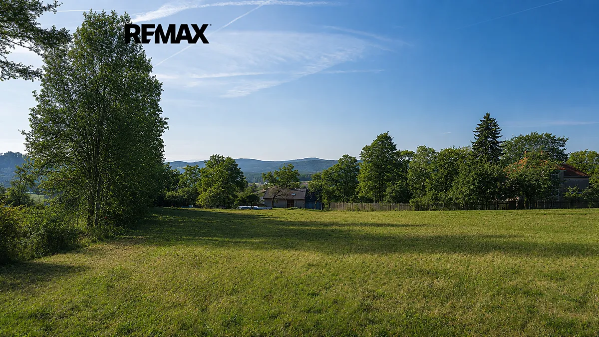 Prodej stavebního pozemku 1643 m²