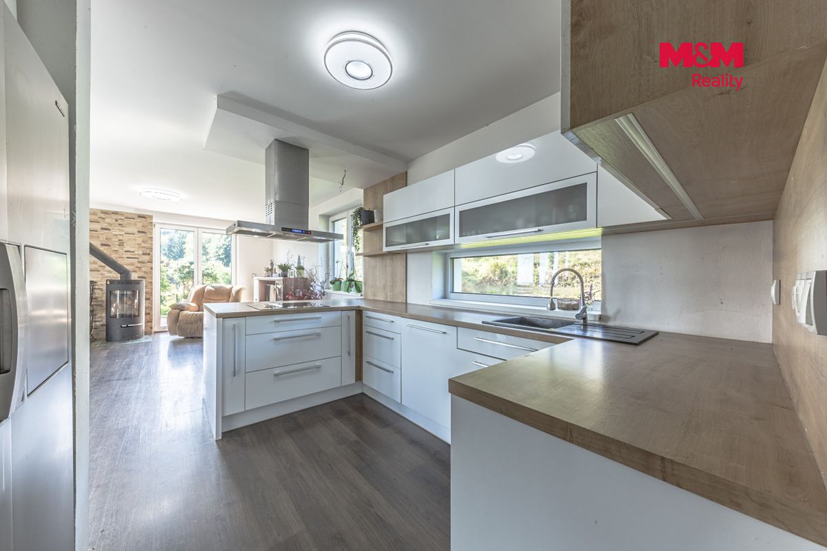 Prodej rodinného domu 260 m², pozemek 1478 m² – fotografie 5