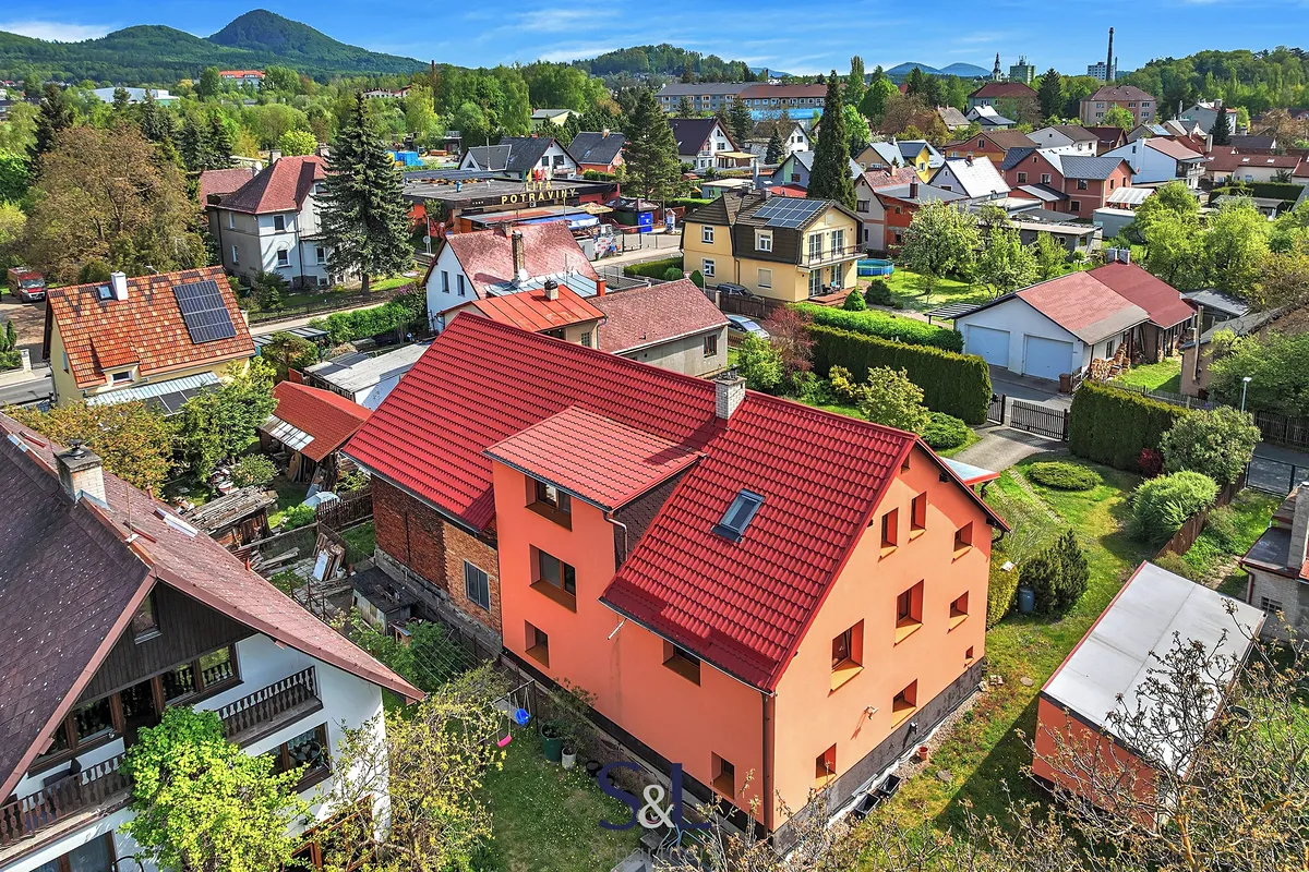 Prodej rodinného domu 245 m², pozemek 973 m²