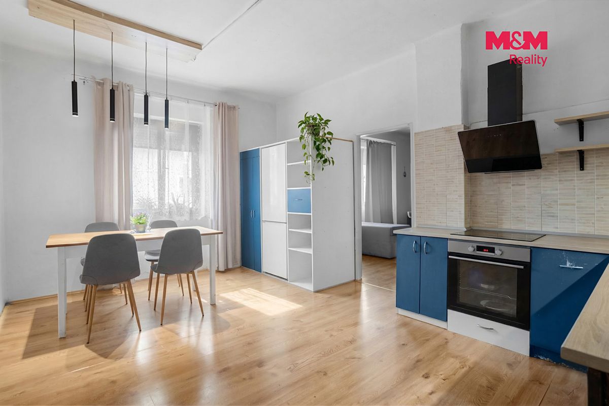 Prodej rodinného domu 91 m², pozemek 831 m² – fotografie 2