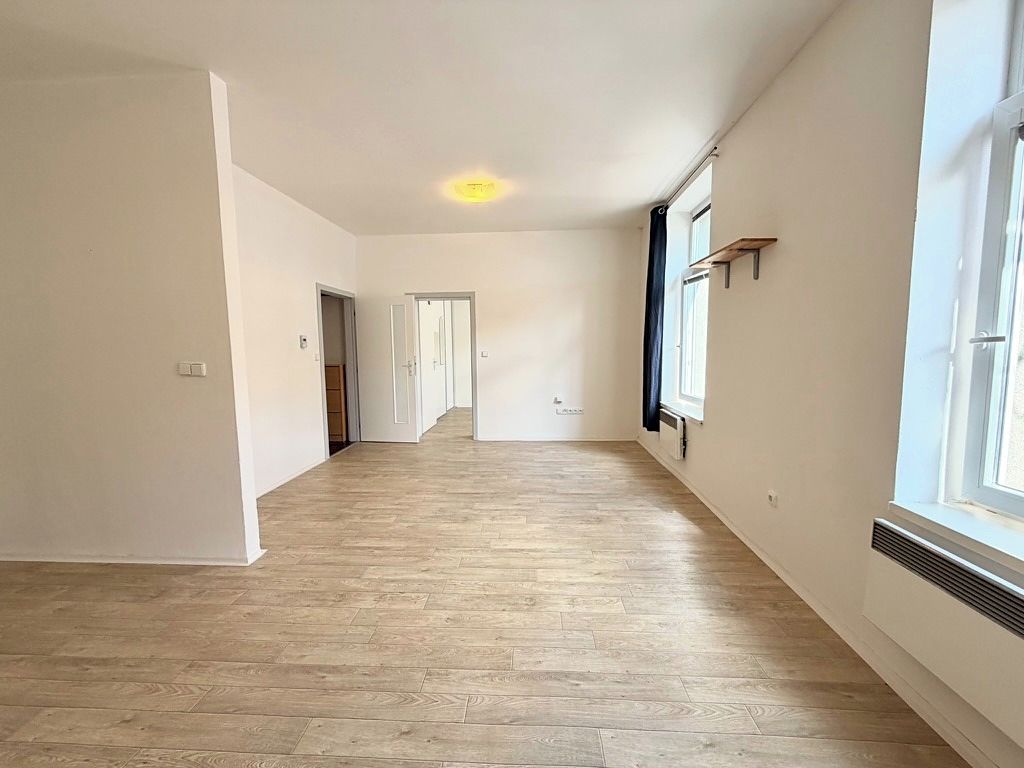 Pronájem bytu 2+kk 48 m² – fotografie 2