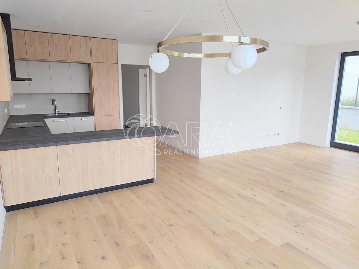 Pronájem bytu 4+kk 106 m² – fotografie 2