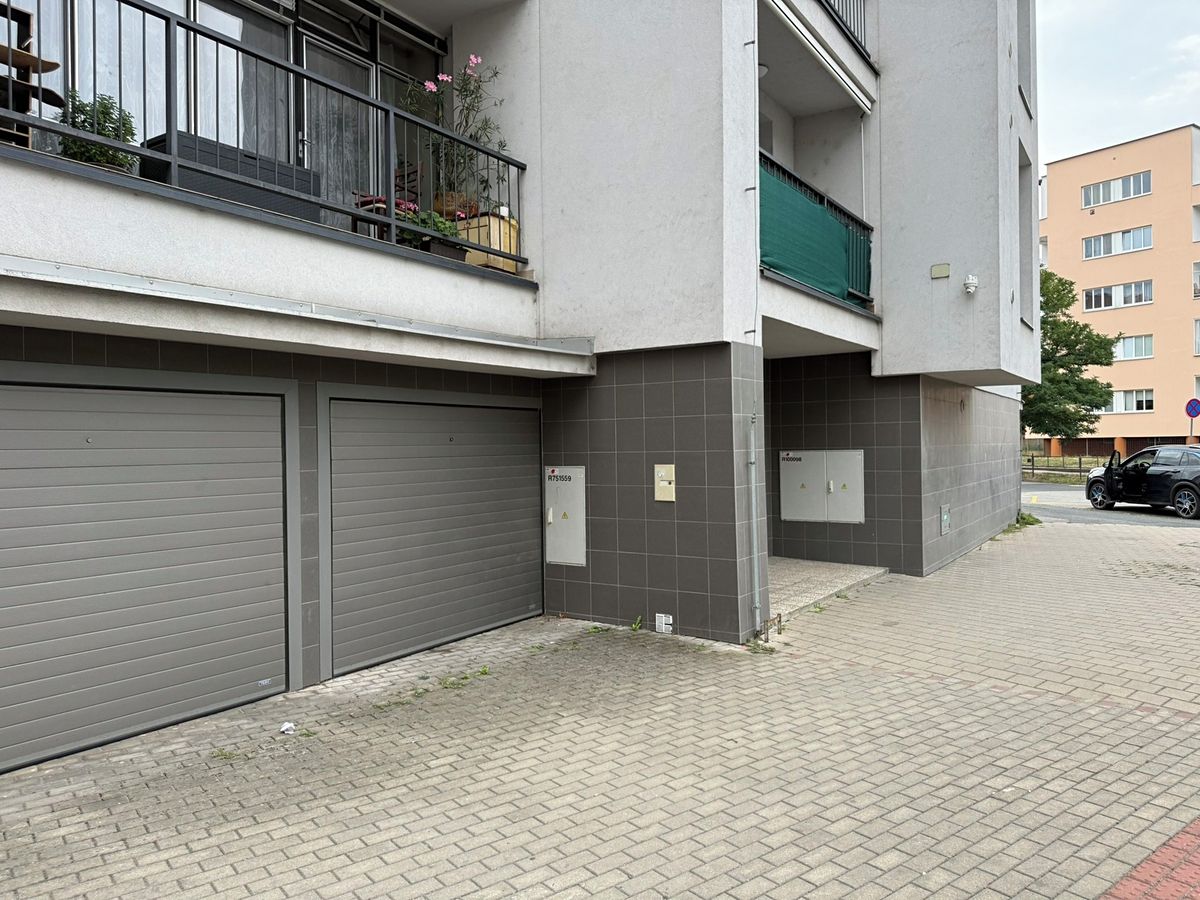 Pronájem garáže 15 m² – fotografie 3