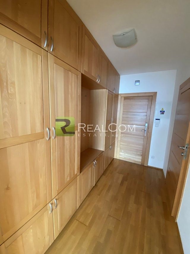 Pronájem bytu 1+kk 30 m² – fotografie 5