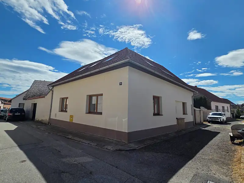 Prodej rodinného domu 233 m², pozemek 273 m², Lomnice nad Lužnicí – náhled fotky 2