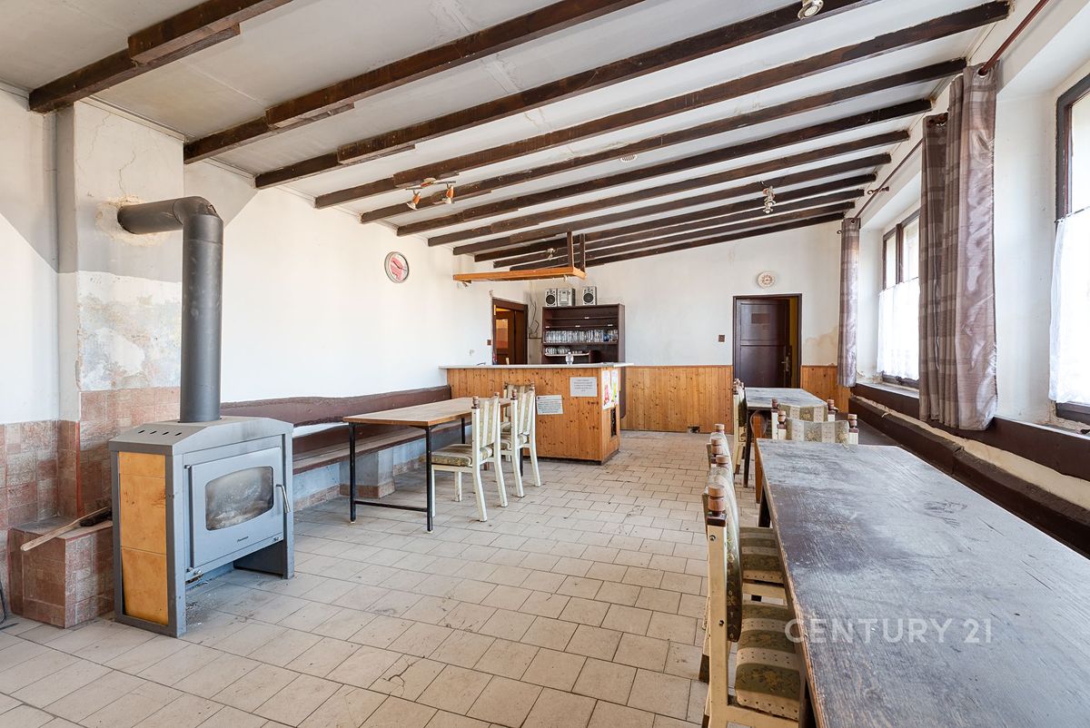 Prodej rodinného domu 223 m², pozemek 1145 m²