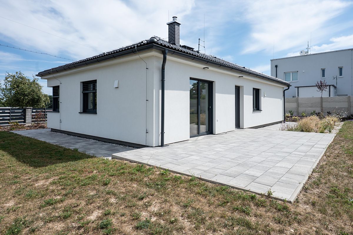 Prodej rodinného domu 97 m², pozemek 902 m² – fotografie 2