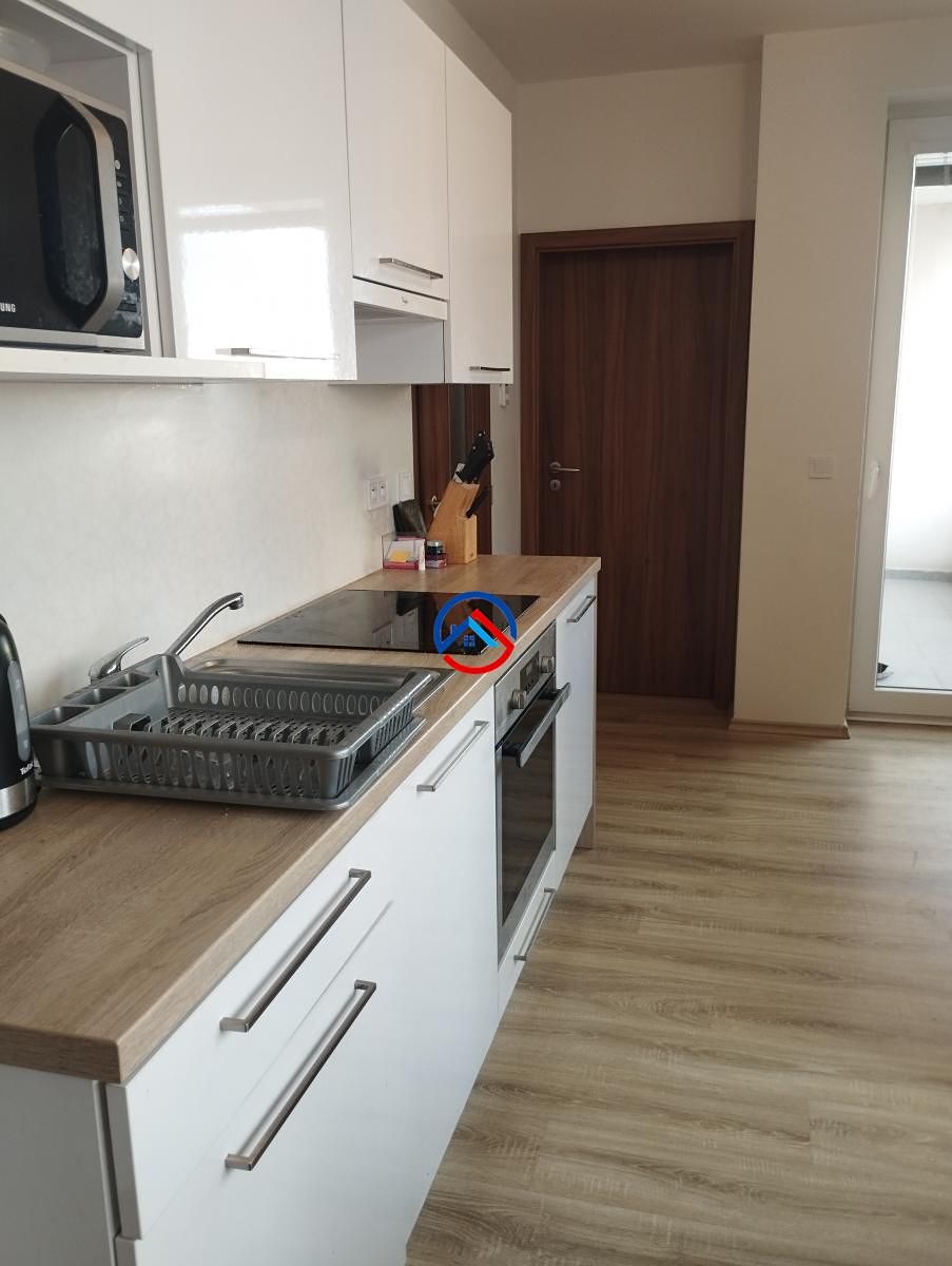 Pronájem bytu 2+kk 45 m² – fotografie 2