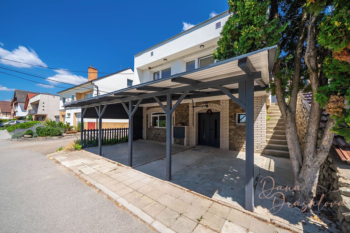 Prodej rodinného domu 190 m², pozemek 236 m² – fotografie 3