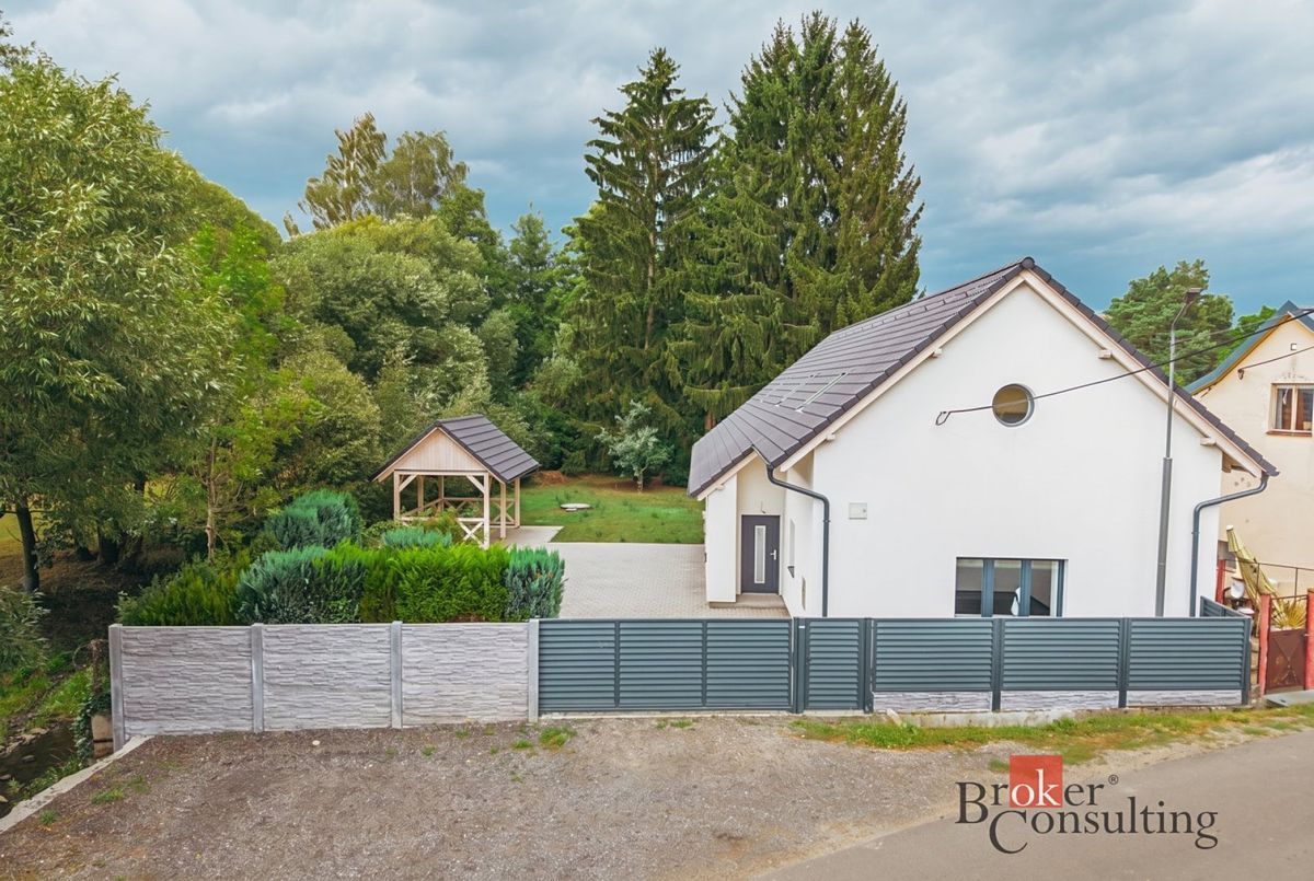 Prodej rodinného domu 180 m², pozemek 486 m² – fotografie 3