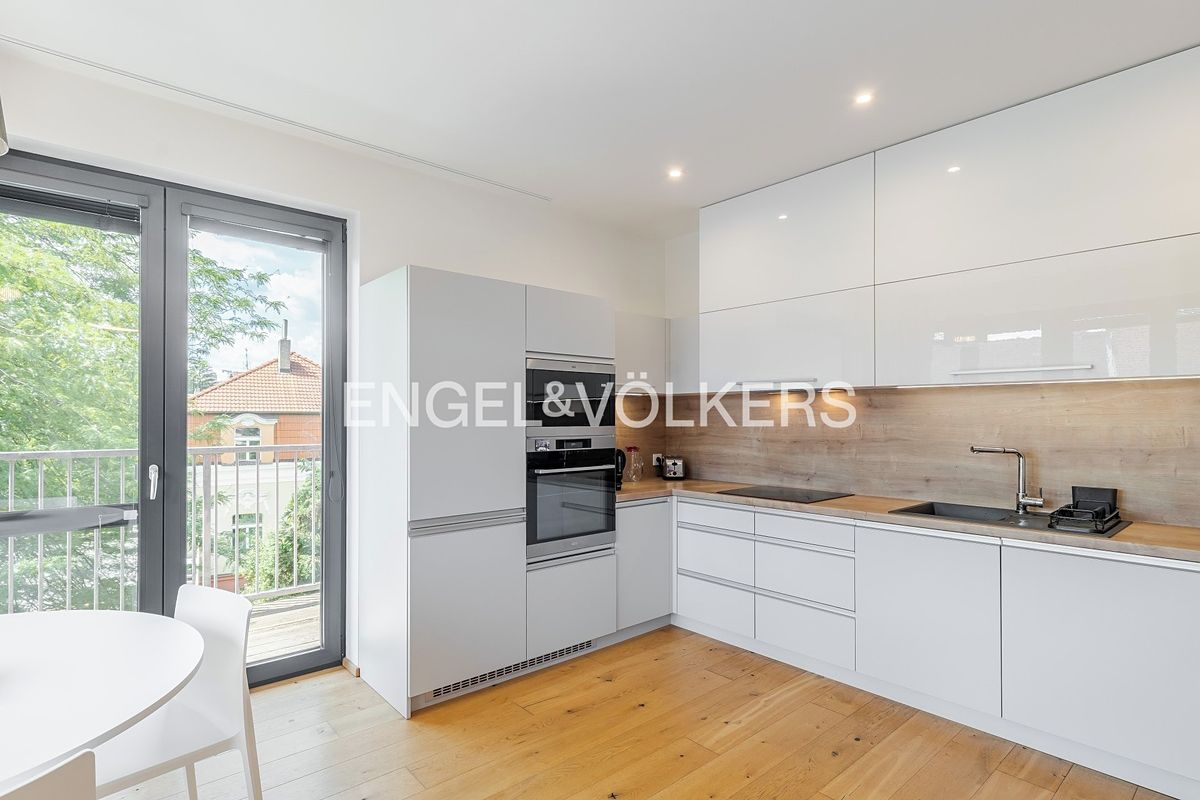 Pronájem bytu 3+kk 93 m² – fotografie 3