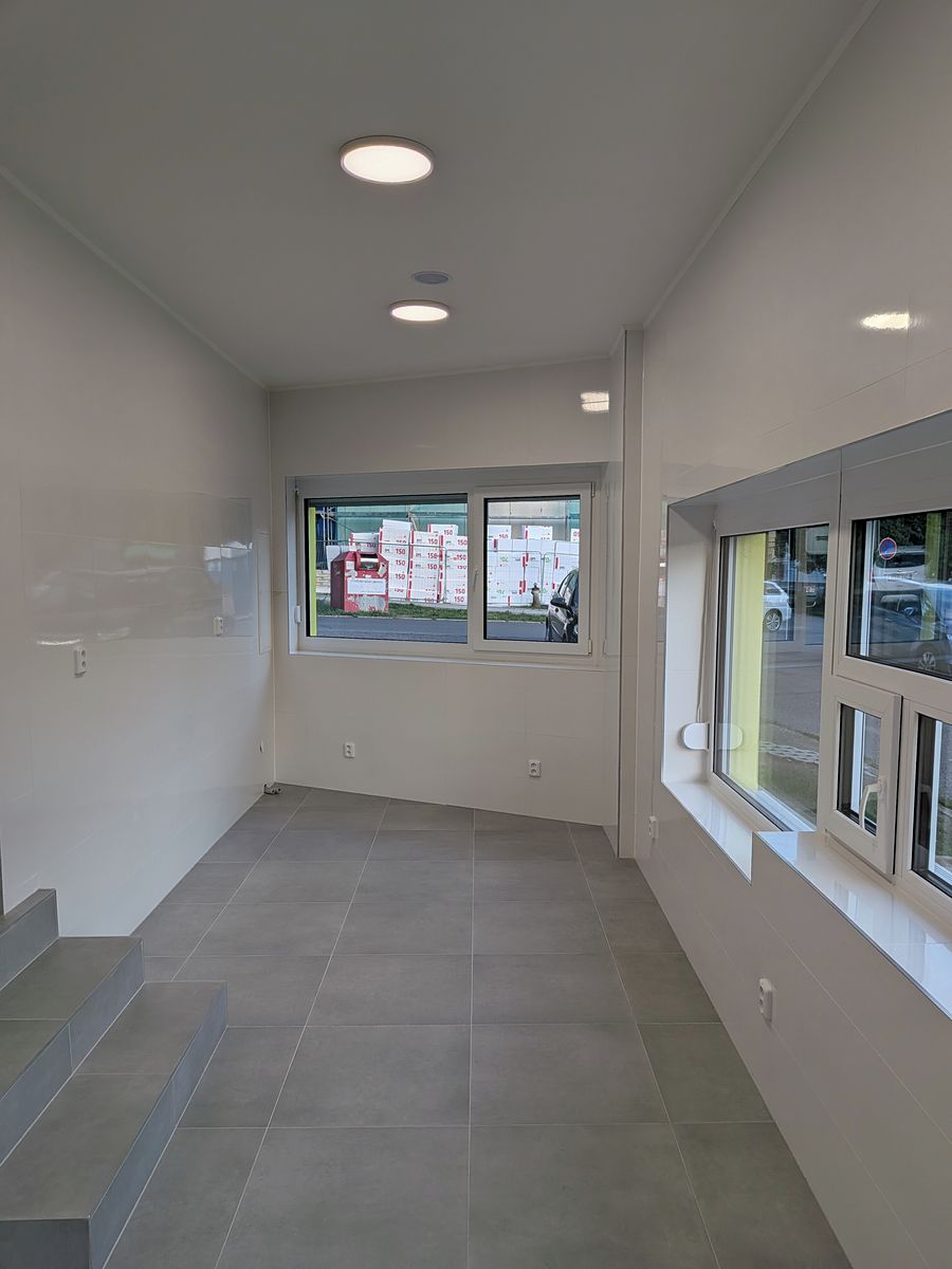 Pronájem obchodního prostoru 25 m² – fotografie 2