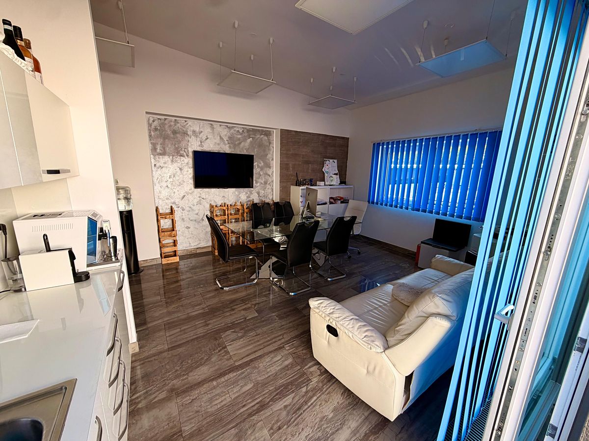 Pronájem kanceláře 53 m² – fotografie 5