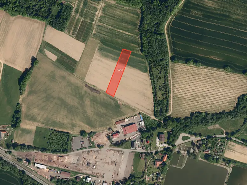 Prodej pole 2501 m², Zubří – náhled fotky 1