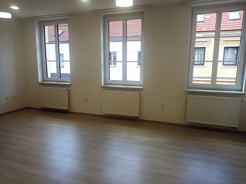 Pronájem bytu 2+kk 55 m² – fotografie 4