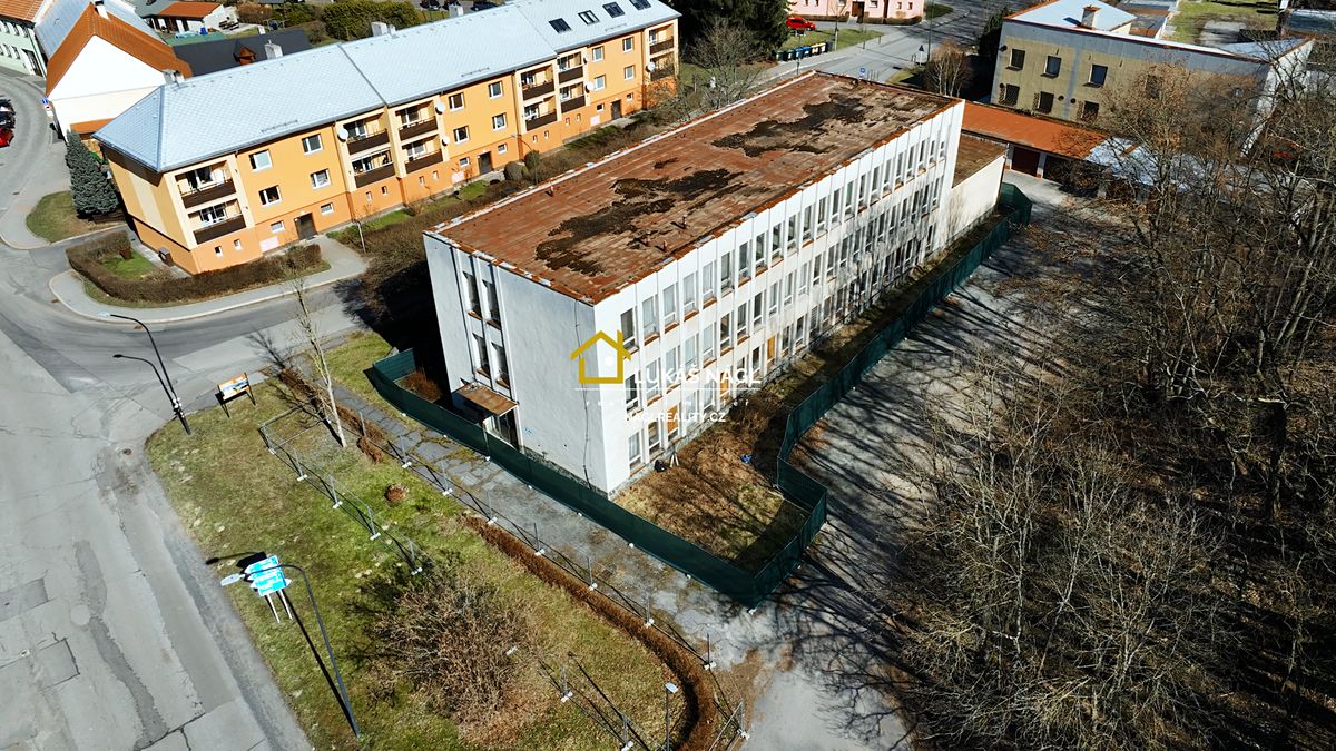 Prodej komerční nemovitosti 833 m² – fotografie 3
