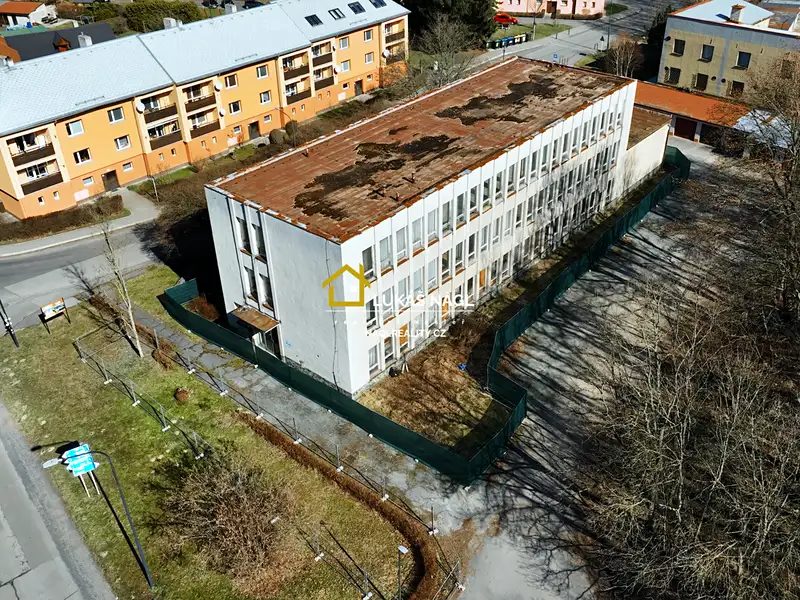 Prodej komerční nemovitosti 833 m², Dubá – náhled fotky 3