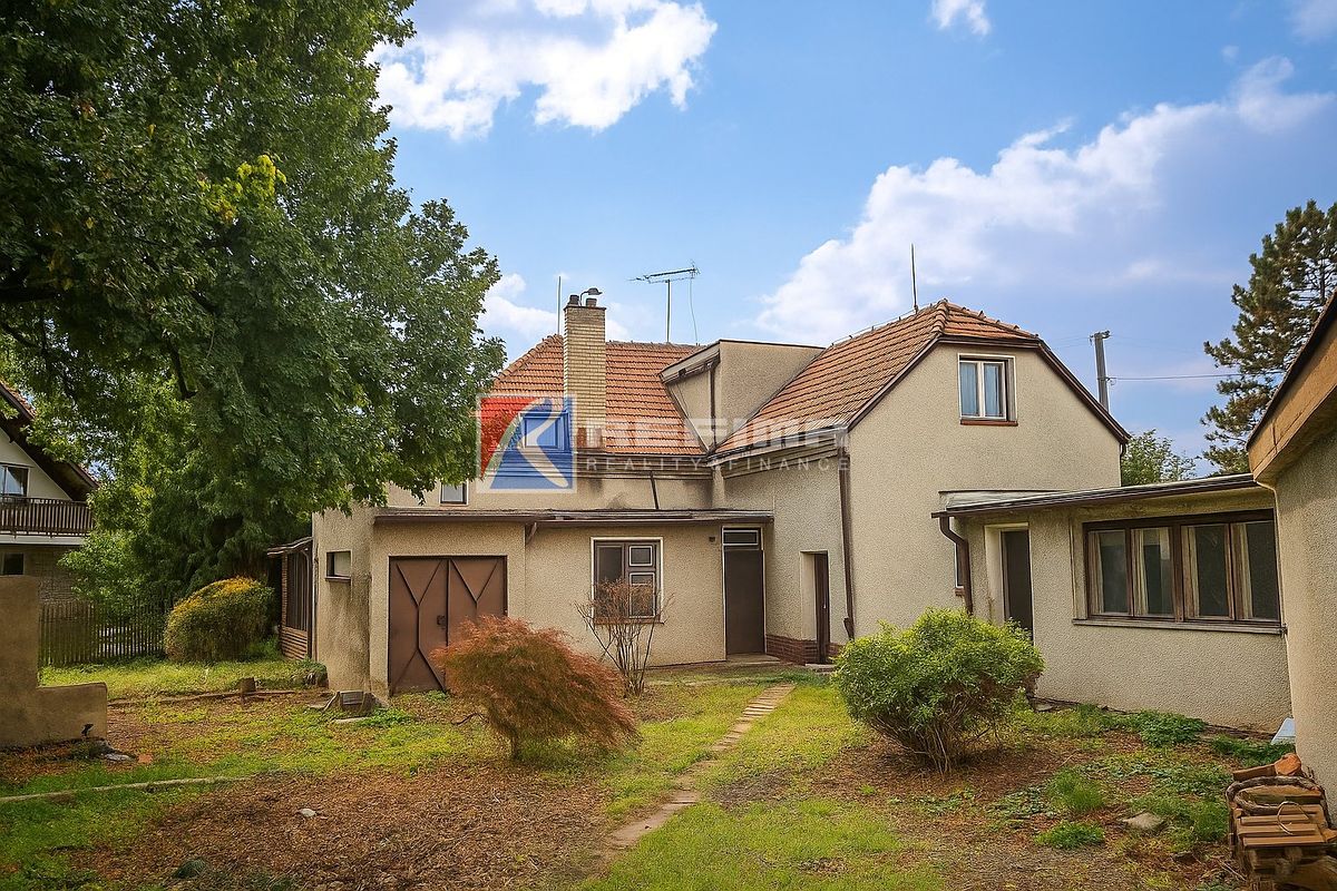 Prodej rodinného domu 243 m², pozemek 1001 m² – fotografie 3