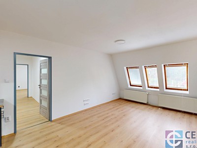 Pronájem bytu 3+kk, 81 m² (2 z 11)