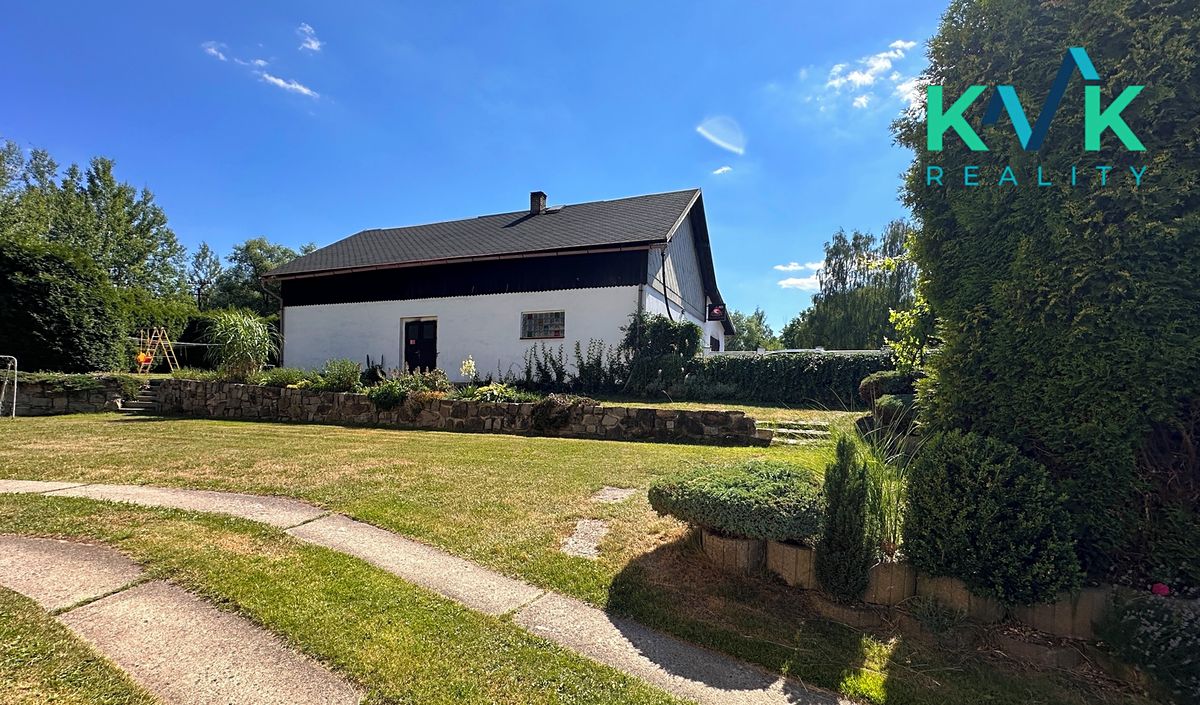 Prodej rodinného domu 270 m², pozemek 1550 m² – fotografie 3