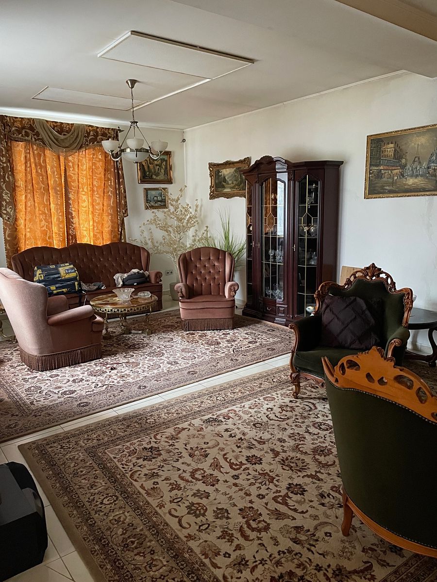 Prodej rodinného domu 292 m², pozemek 1121 m² – fotografie 2