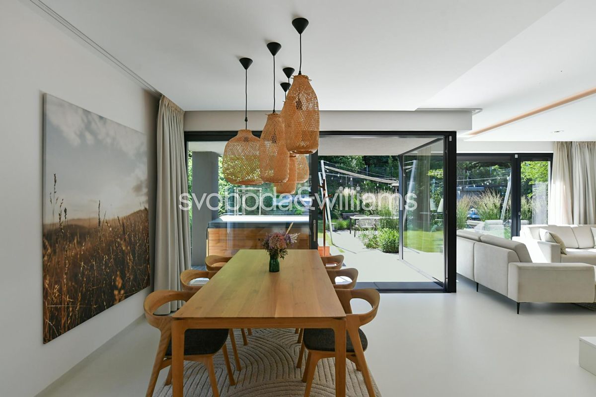 Prodej rodinného domu 278 m², pozemek 741 m² – fotografie 4