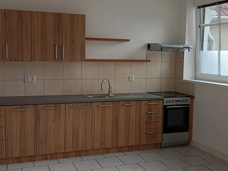 Pronájem bytu 3+1 100 m², Vnorovy – náhled fotky 1