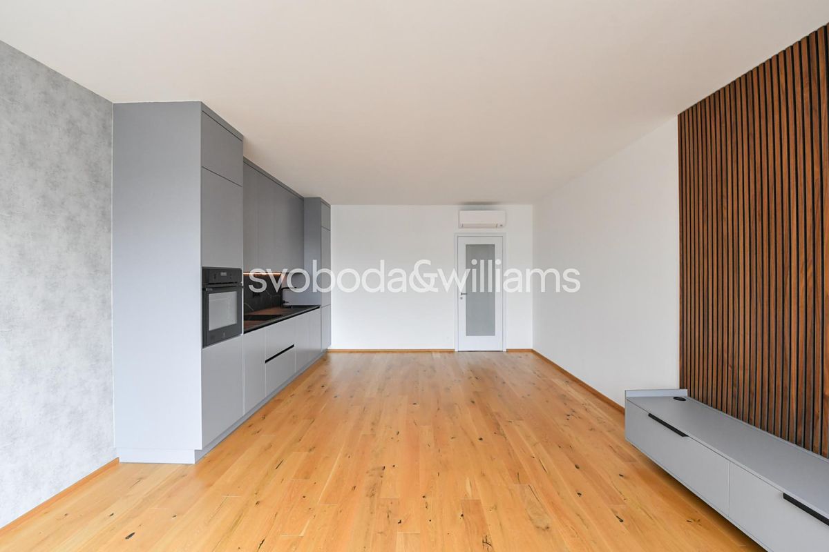 Pronájem bytu 4+kk 111 m² – fotografie 4