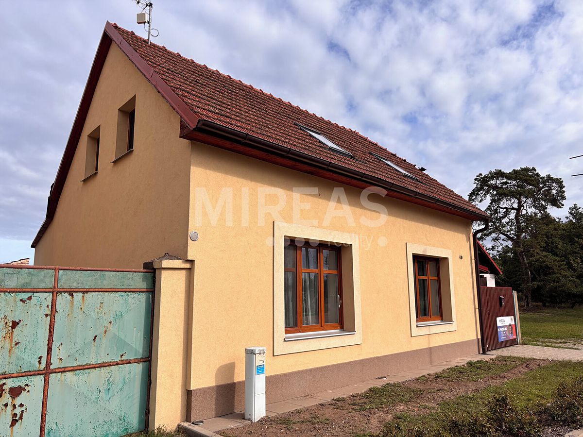 Pronájem rodinného domu 110 m², pozemek 731 m² – fotografie 2