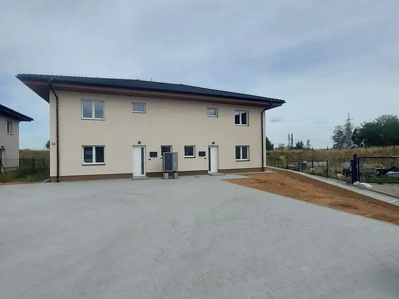Pronájem bytu 3+kk 72 m², Benešov – náhled fotky 1