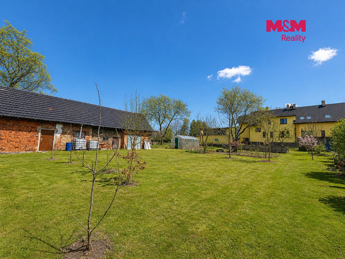 Prodej stavebního pozemku 706 m² – fotografie 3