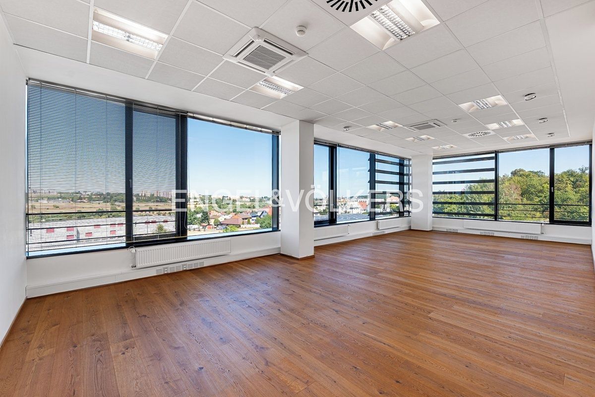 Pronájem kanceláře 406 m² – fotografie 3