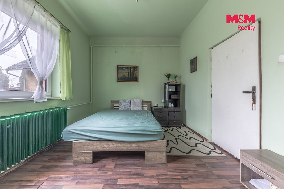 Prodej rodinného domu 180 m², pozemek 586 m² – fotografie 4