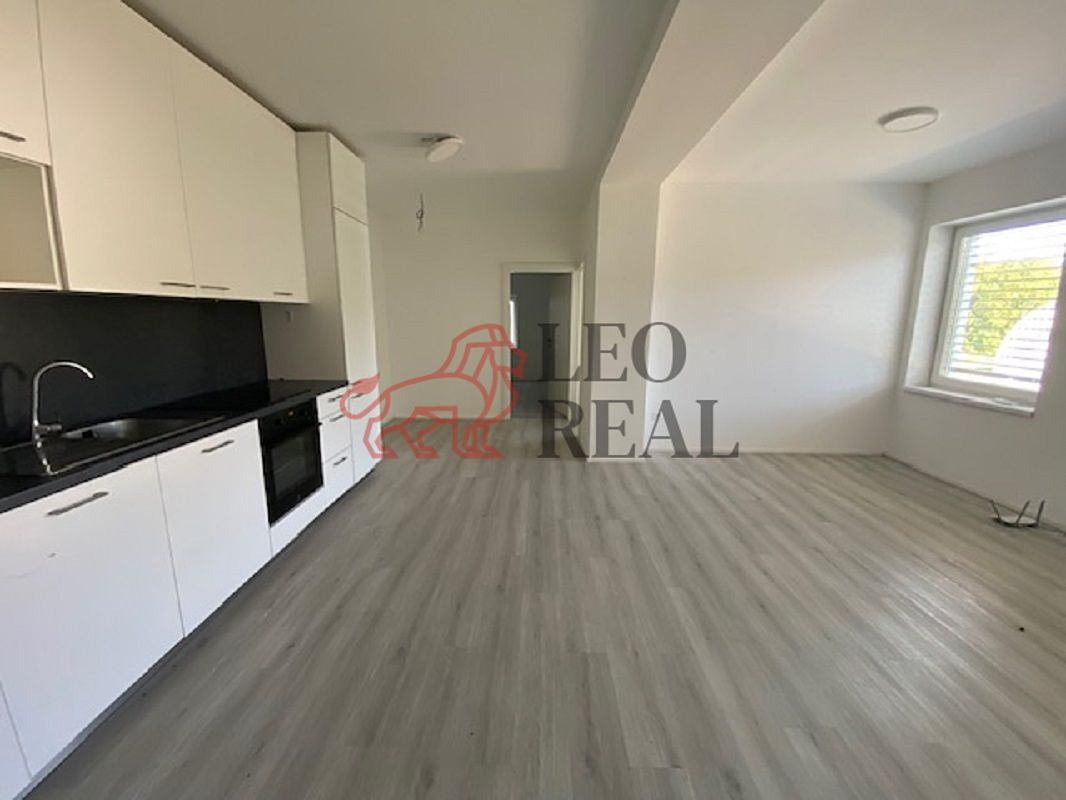 Pronájem bytu 3+kk 75 m²