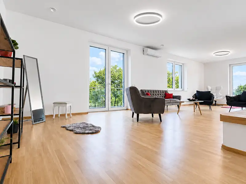 Prodej rodinného domu 408 m², pozemek 923 m², Pohořelice – náhled fotky 3
