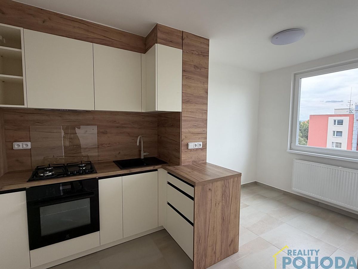 Pronájem bytu 3+1 77 m² – fotografie 3