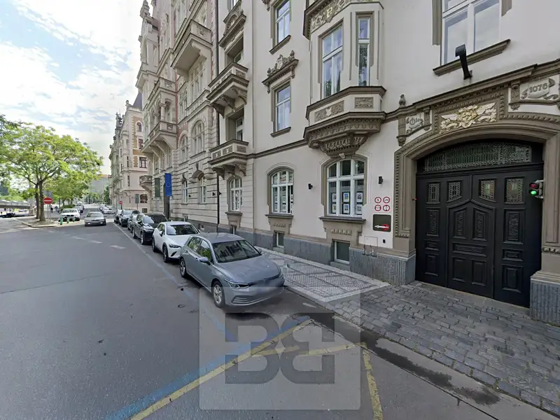 Pronájem garážového stání 15 m², Praha – náhled fotky 1