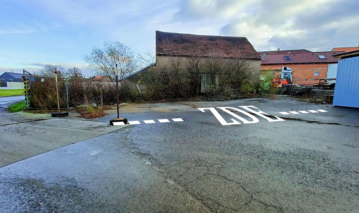 Pronájem komerčního pozemku 155 m² – fotografie 2