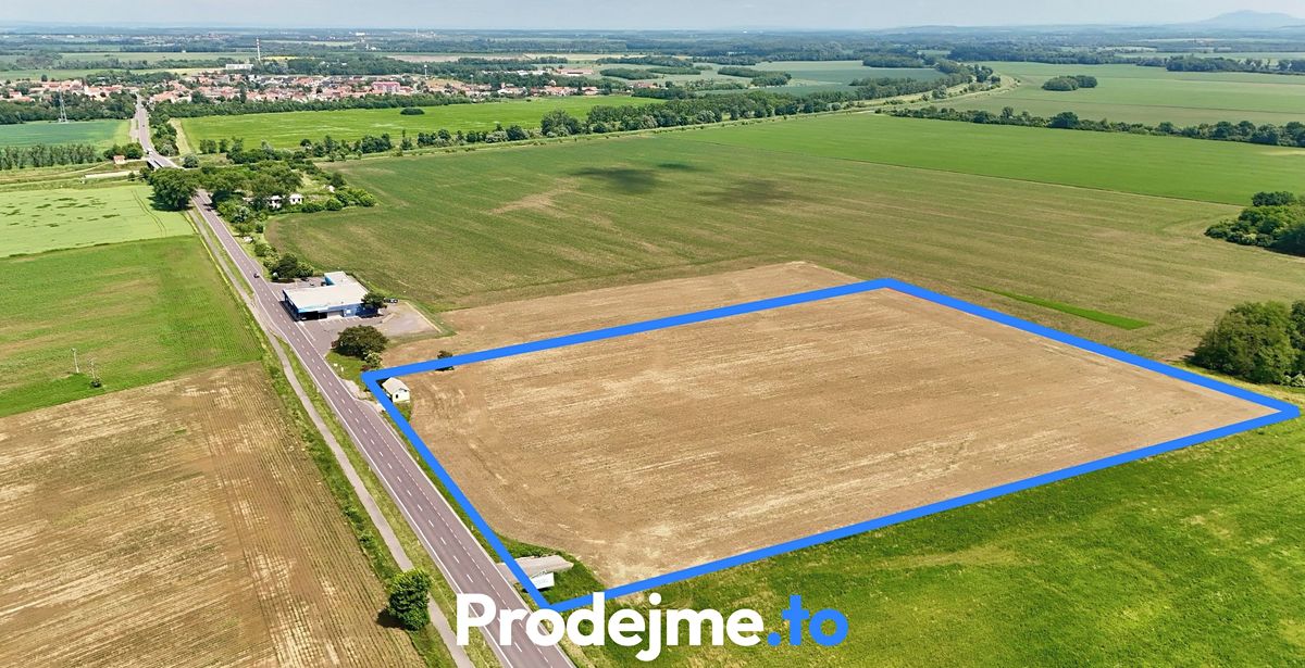 Prodej komerčního pozemku 35000 m², Hevlín – fotka 1 z 3