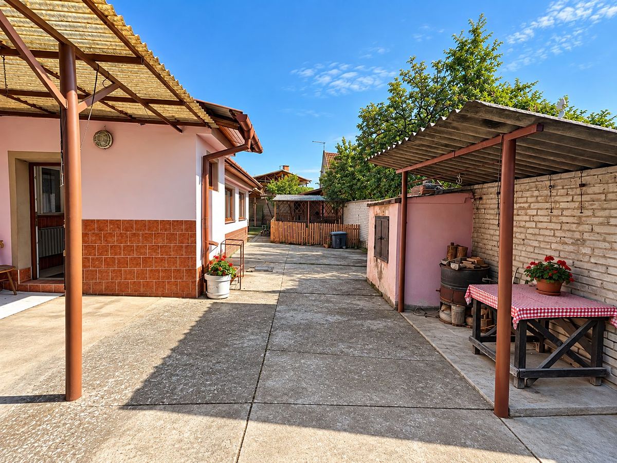 Prodej rodinného domu 200 m², pozemek 960 m² – fotografie 2