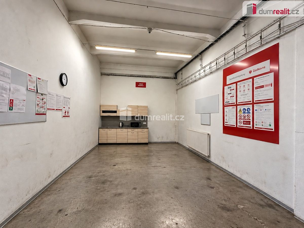 Pronájem skladového prostoru 210 m² – fotografie 2