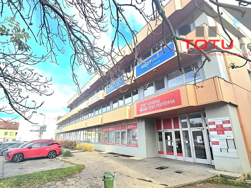 Pronájem kanceláře 18 m², Chrudim – náhled fotky 1