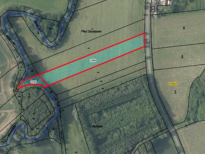 Prodej pole 5793 m², Vinaře – náhled fotky 1