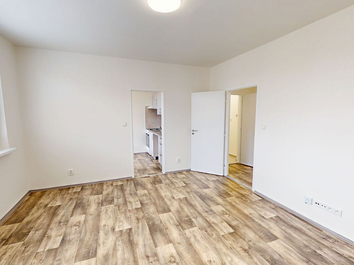 Pronájem bytu 2+1 44 m² – fotografie 5