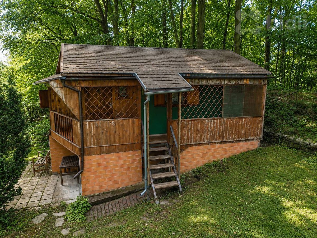 Prodej chaty 27 m², pozemek 180 m² – fotografie 2