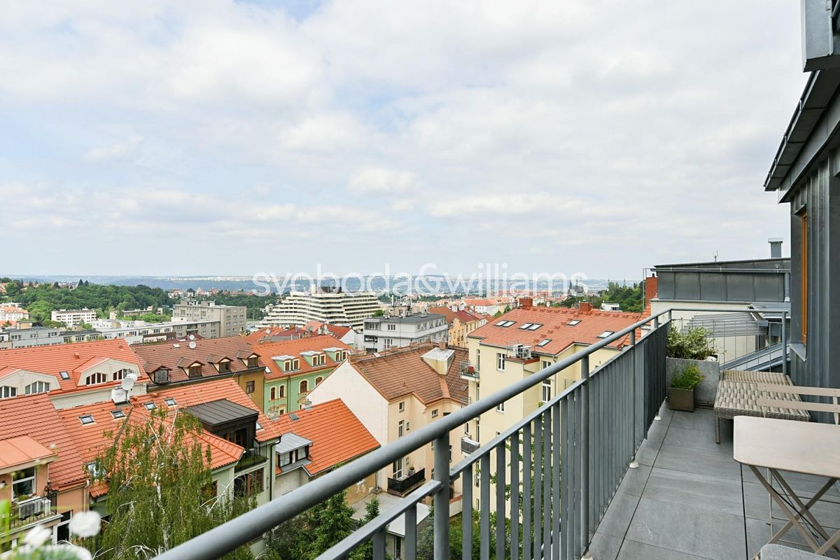 Pronájem bytu 3+kk 136 m² – fotografie 3