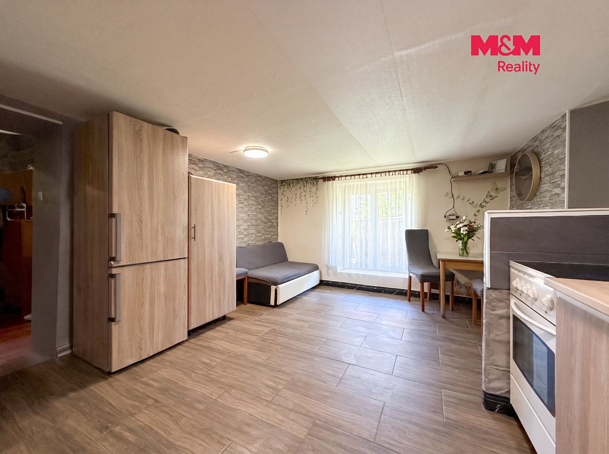Prodej rodinného domu 78 m², pozemek 2496 m² – fotografie 2