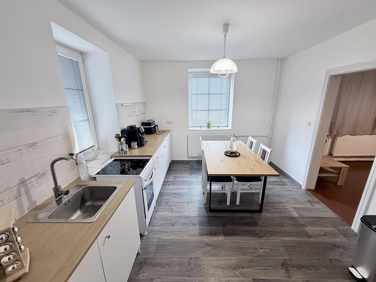 Prodej rodinného domu 160 m², pozemek 549 m² – fotografie 3