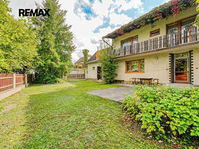 Prodej rodinného domu 437 m², pozemek 1348 m²
