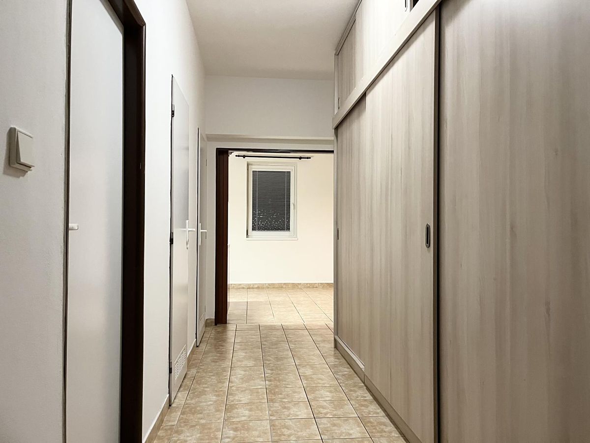 Pronájem bytu 2+kk 72 m² – fotografie 3